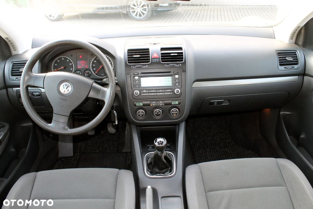 Volkswagen Golf - 10