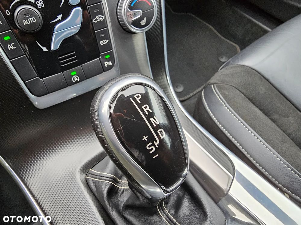 Volvo V60 D3 Geartronic RDesign - 23