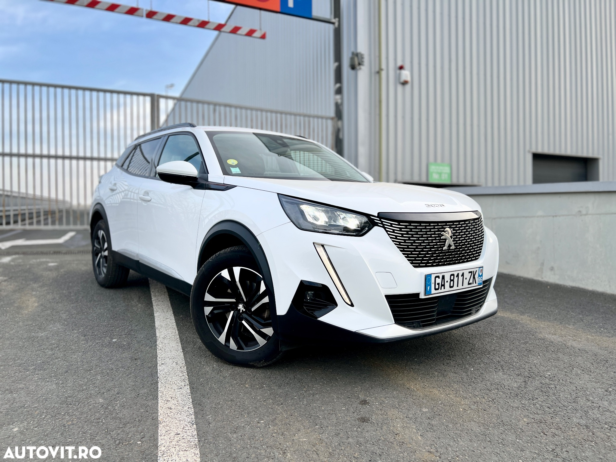 Peugeot 2008 1.5 BlueHDI 130 S&S EAT8 Allure - 2