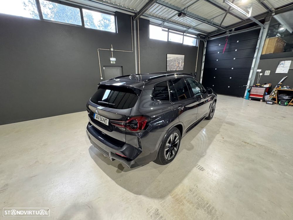 BMW iX3 M Sport Impressive - 37