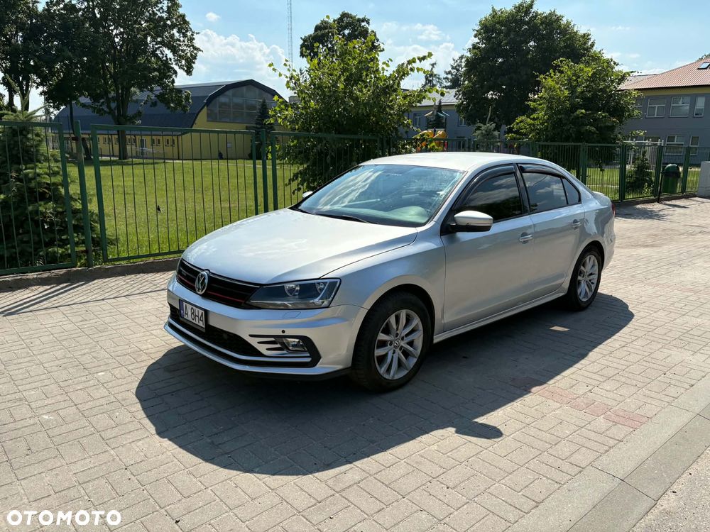 Volkswagen Jetta - 1