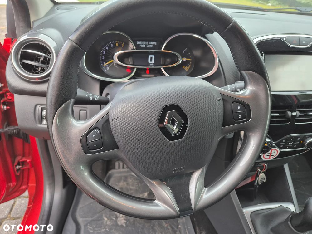 Renault Clio 1.2 16V 75 Experience - 14