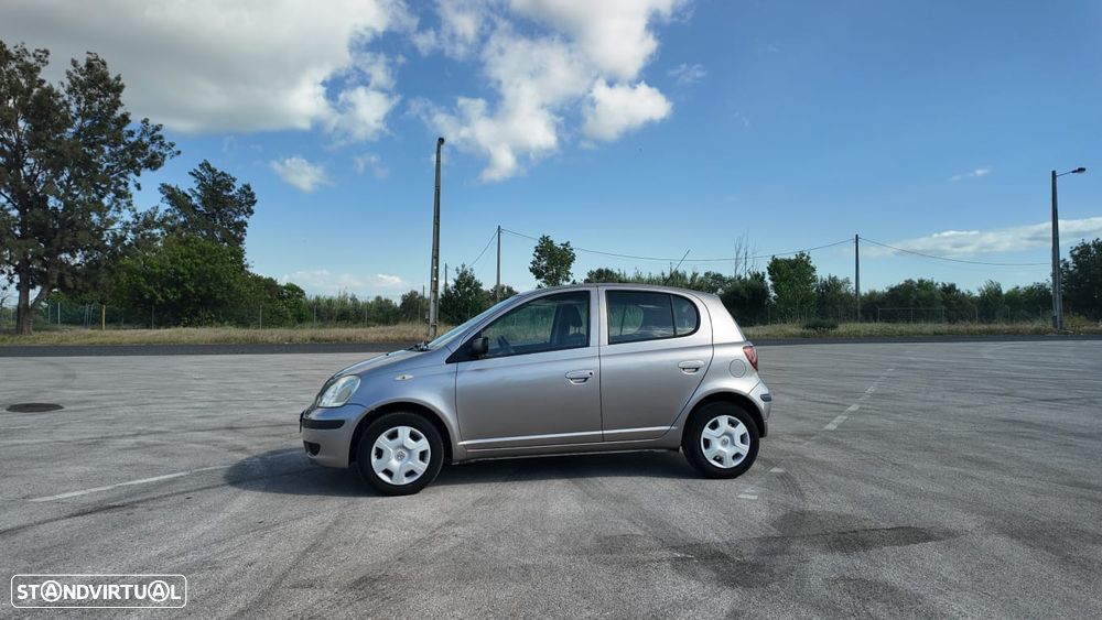 Toyota Yaris 1.0 Sol AC - 17