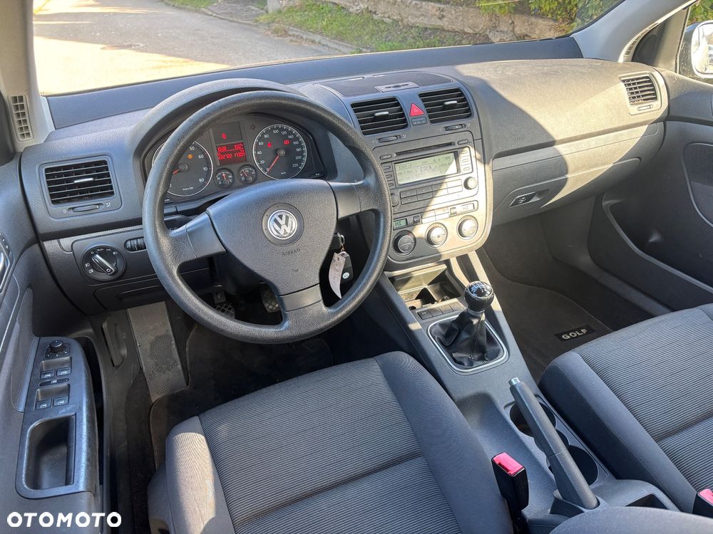 Volkswagen Golf - 10