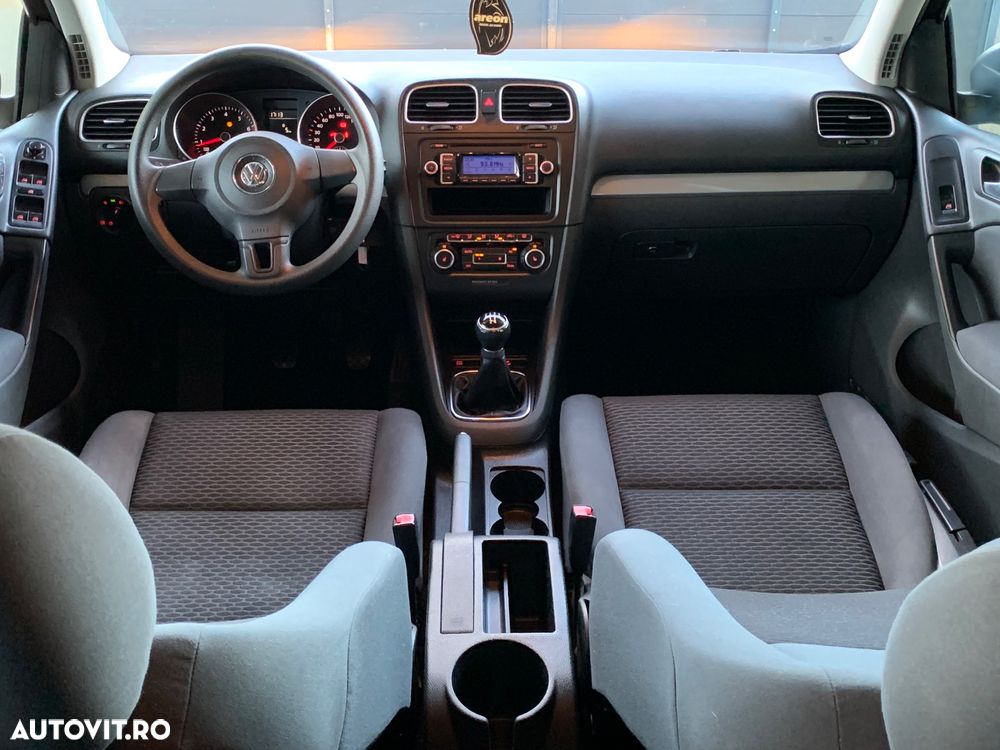 Volkswagen Golf - 6