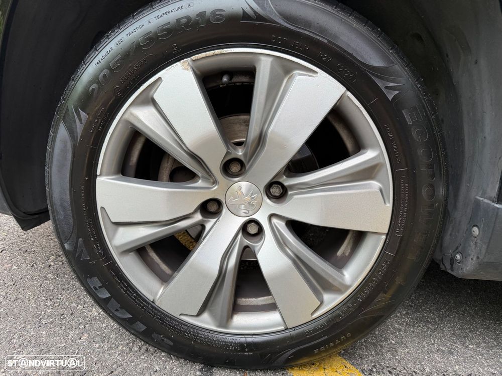Peugeot 2008 1.6 e-HDi Allure 2-Tronic - 14