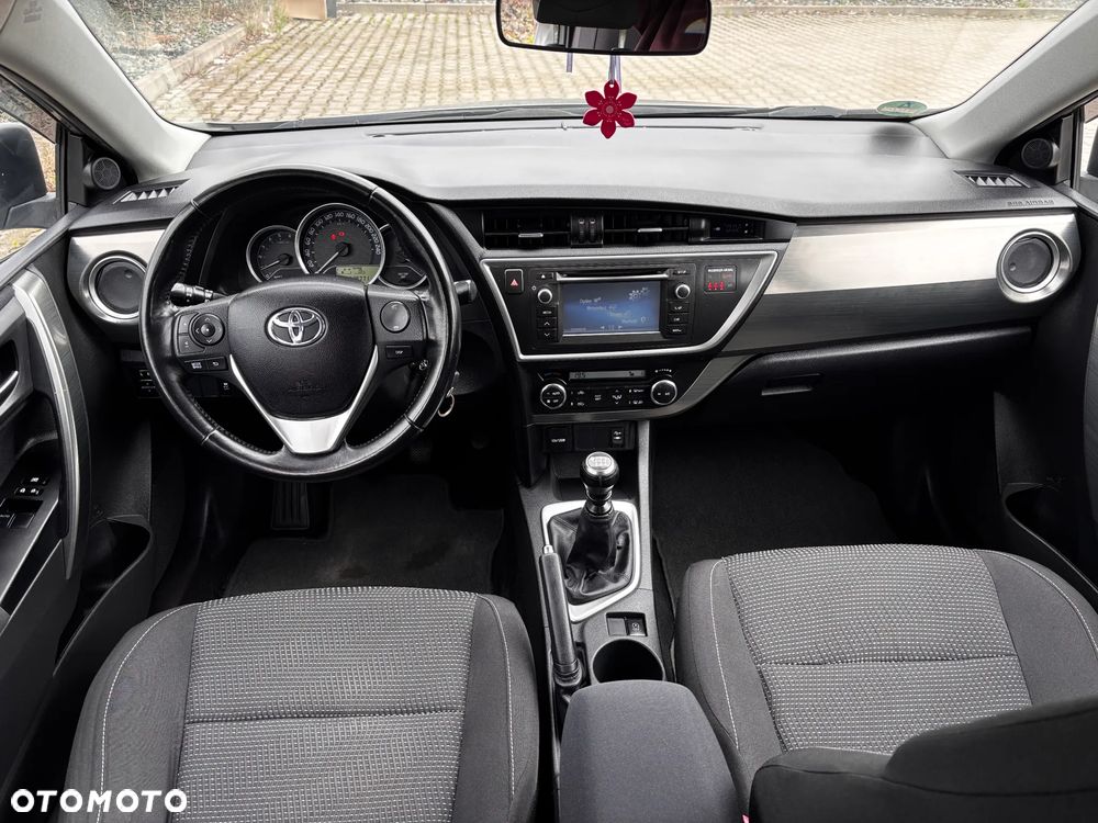 Toyota Auris 2.0 D-4D Comfort - 16