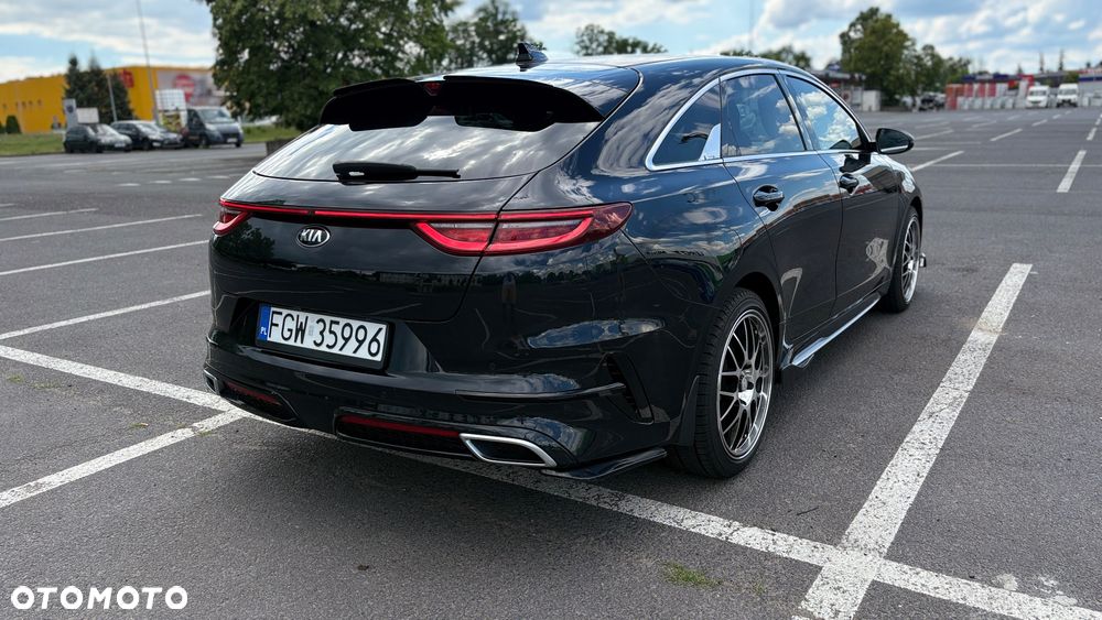 Kia ProCeed - 10