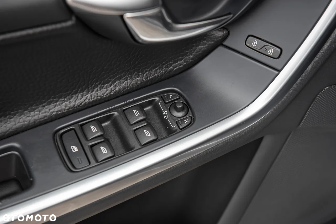 Volvo S60 T6 AWD Geartronic Summum - 16