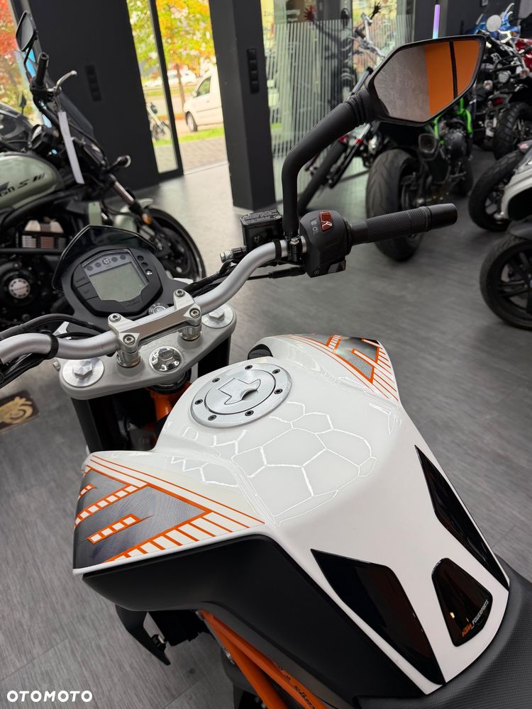 KTM Duke 390 - 21