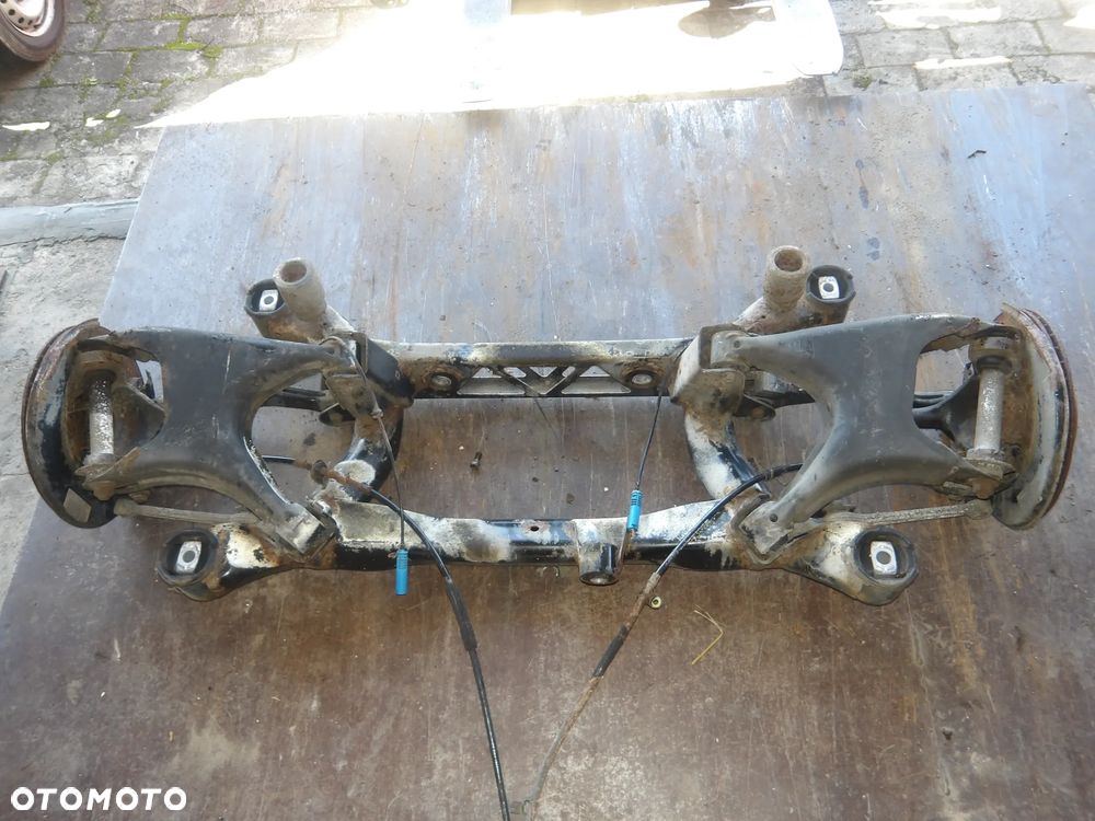 BMW E38 LIFT 99-01r. BELKA ZAWIESZENIA TYŁ TYLNA - 4