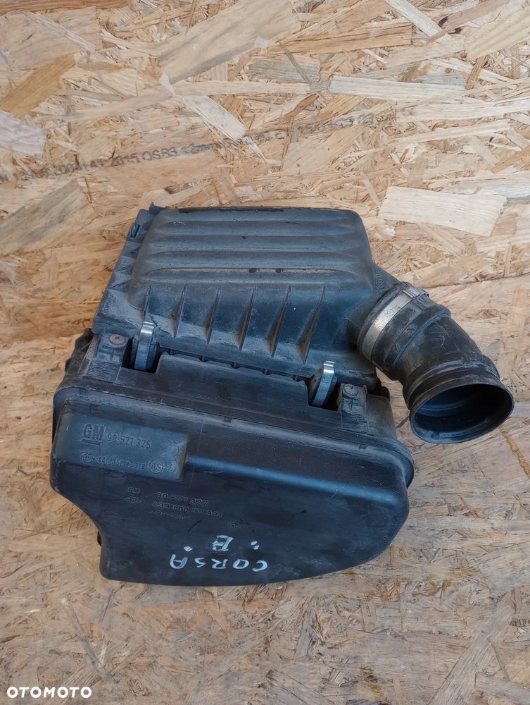 Opel Corsa B Obudowa Filtra Powietrza 90571325 - 3