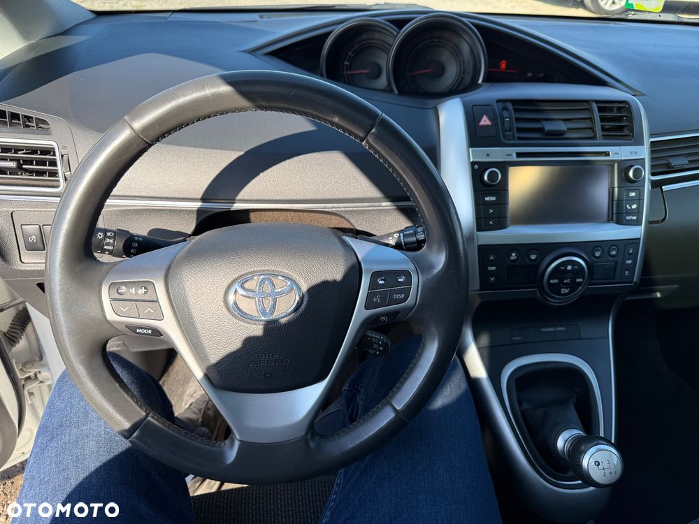 Toyota Verso 2.0 D-4D Prestige 7os - 15