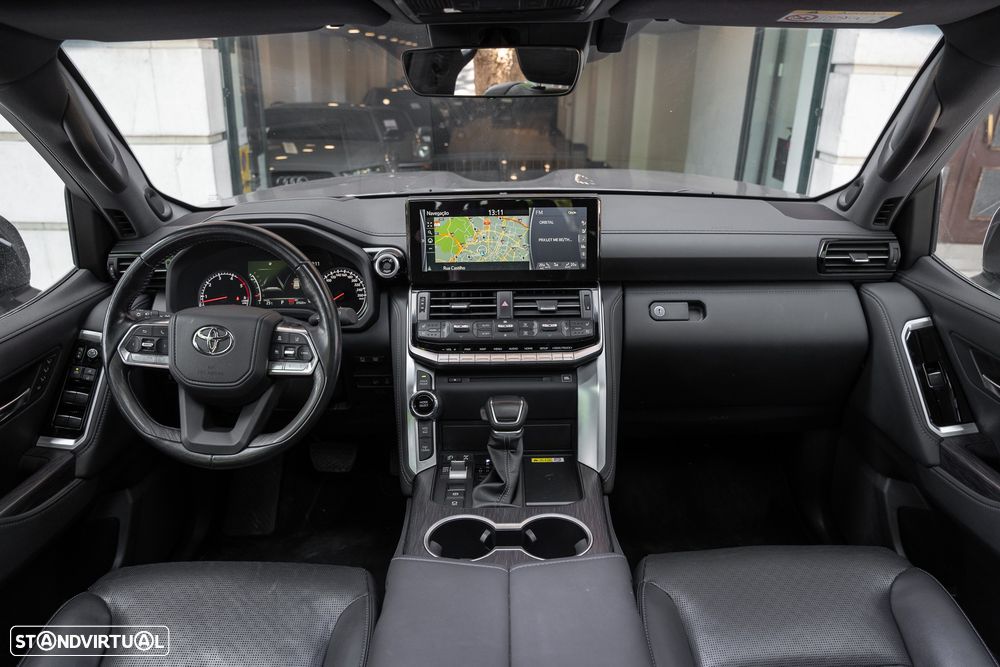 Toyota Land Cruiser - 35