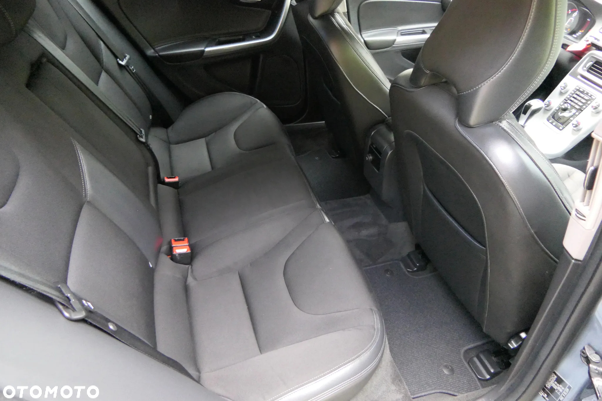 Volvo S60 D3 Drive-E Momentum - 22