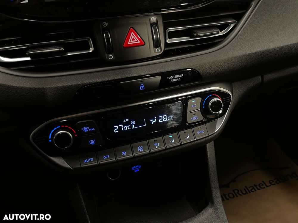 Hyundai i30 1.5 110CP M/T Highway - 16