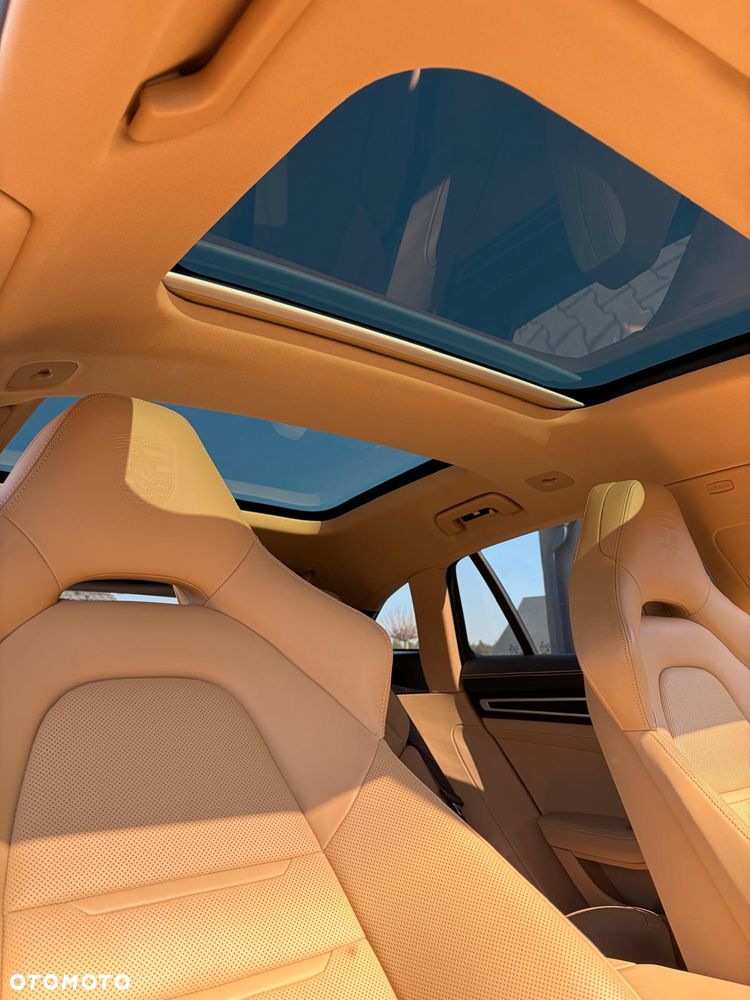 Porsche Panamera 4 E-Hybrid Platinum Edition - 16