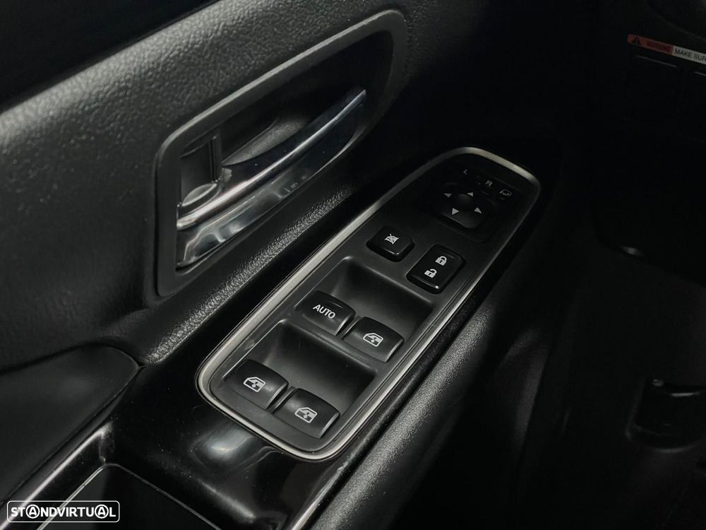 Mitsubishi Outlander 2.0 Intense Navi - 12