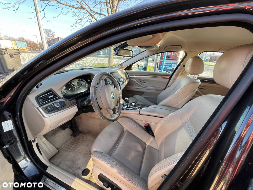 BMW Seria 5 525d xDrive - 5