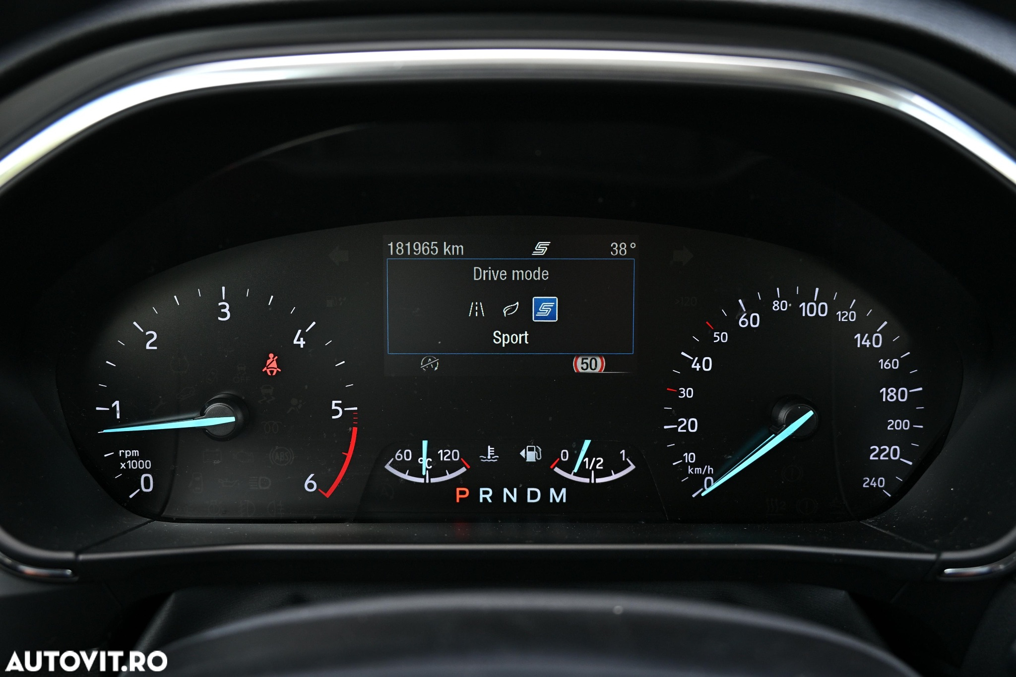 Ford Focus Turnier 1.5 EcoBlue Start-Stopp-System Aut. TITANIUM - 38