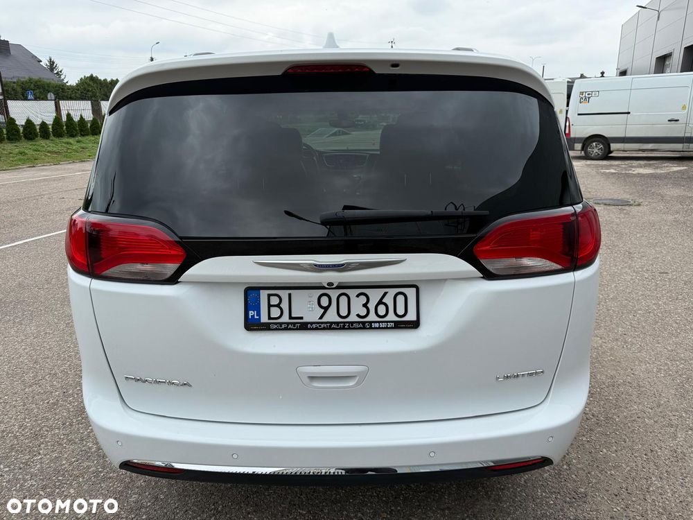 Chrysler Pacifica - 7