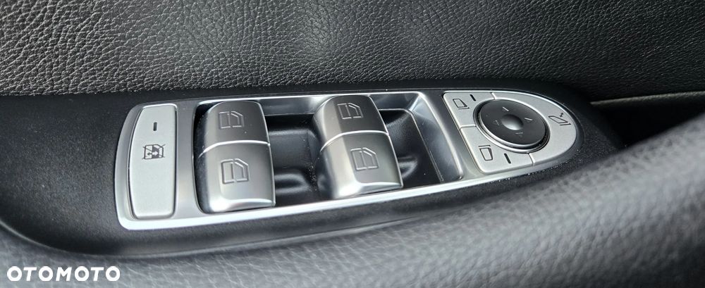 Mercedes-Benz Klasa E 220 d 9G-TRONIC - 37