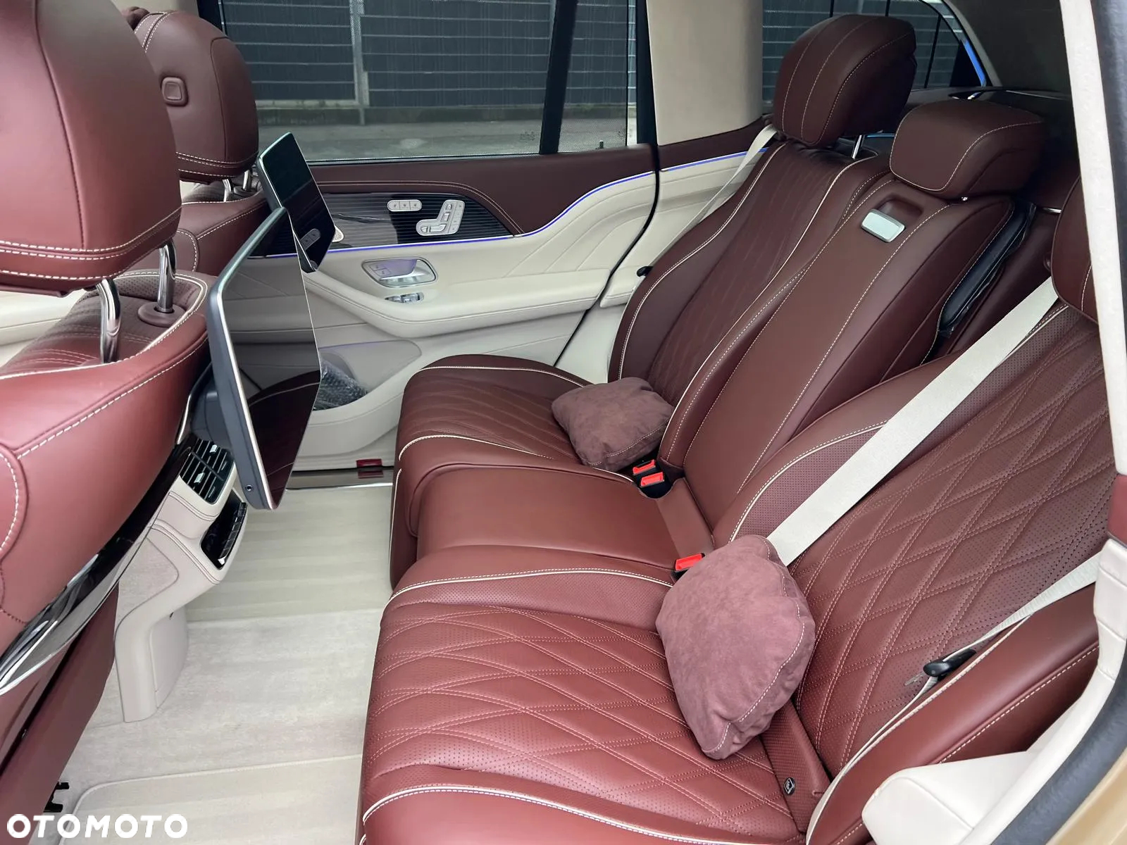 Mercedes-Benz GLS Maybach 600 4Matic 9G-TRONIC - 12