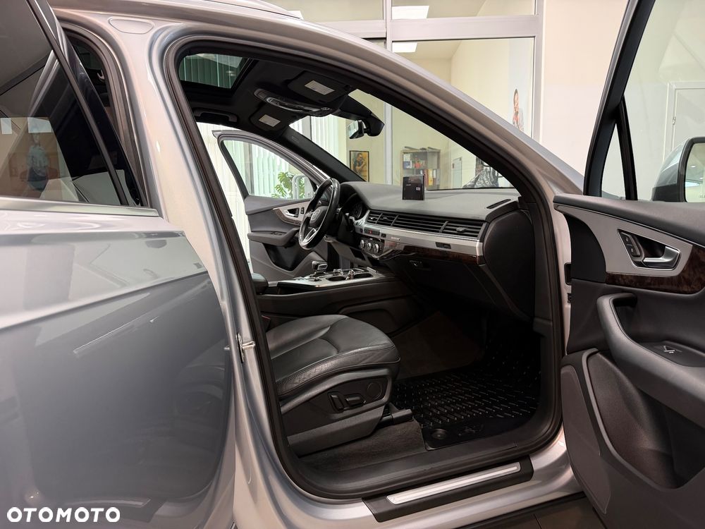 Audi Q7 - 36