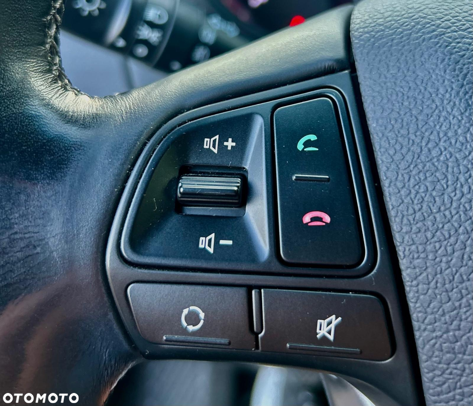 Kia Rio 1.4 L - 25