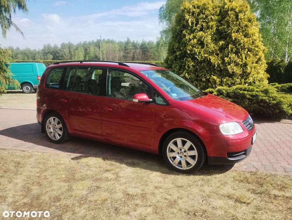 Volkswagen Touran - 4