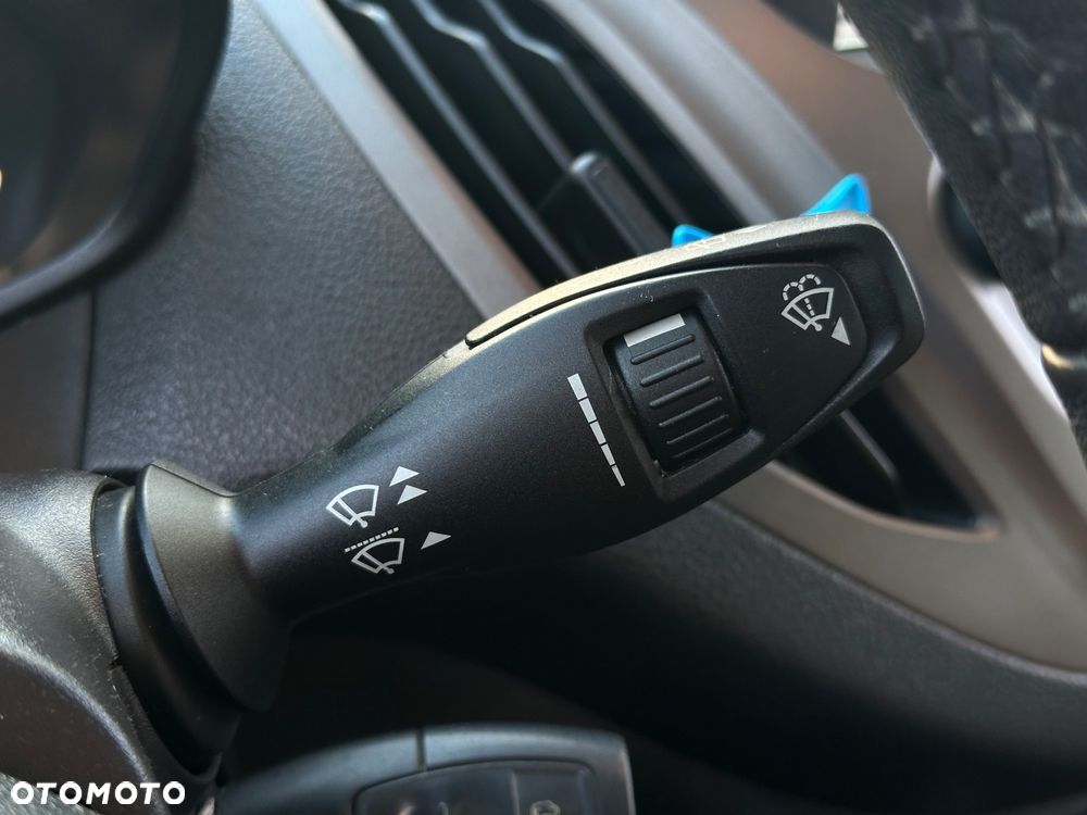 Ford Tourneo Courier - 25