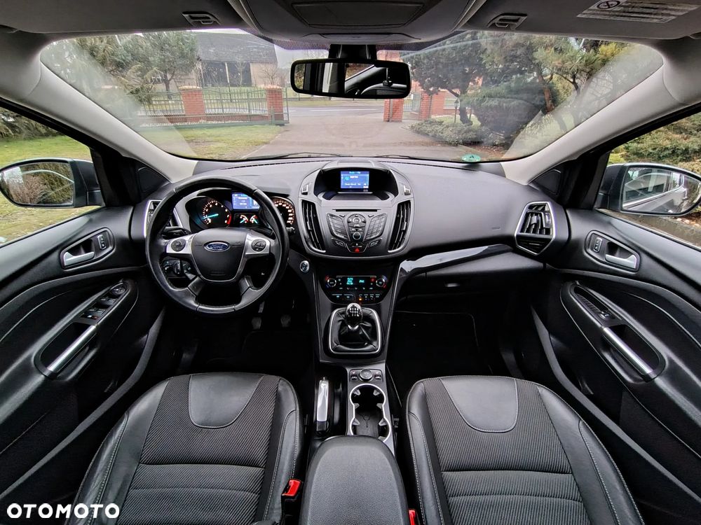 Ford Kuga 1.6 EcoBoost 2x4 Titanium - 16