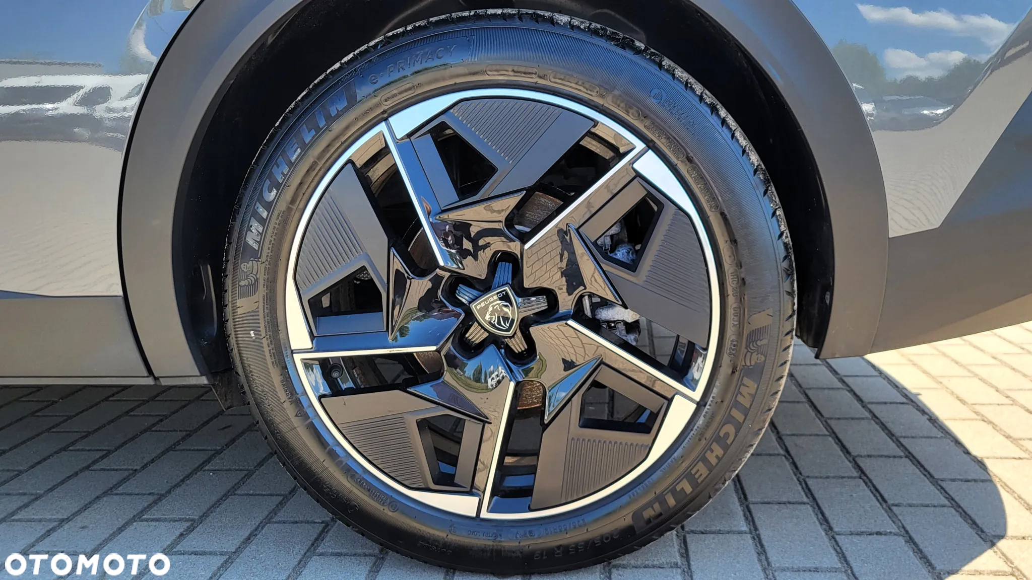 Peugeot 408 1.6 Plug-In Hybrid 225 GT EAT8 - 13