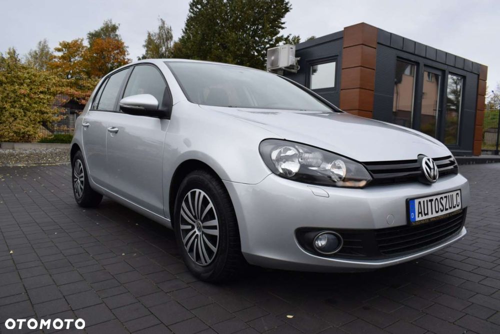 Volkswagen Golf - 6