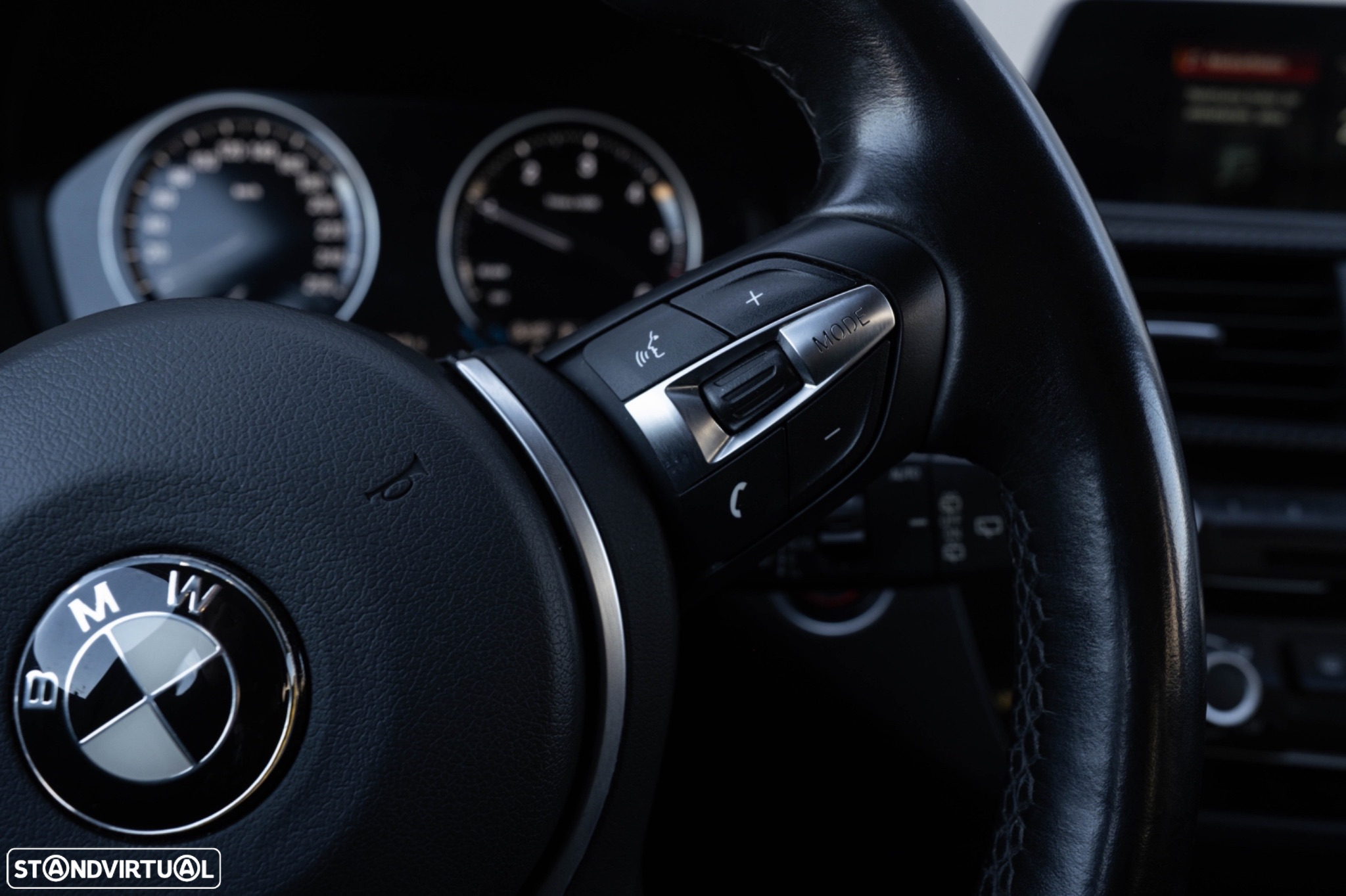 BMW 116 d Pack Desportivo M Auto - 28