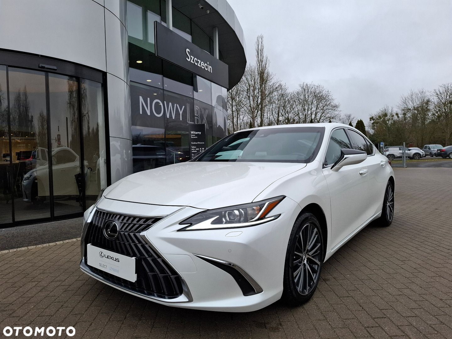 Lexus ES - 1