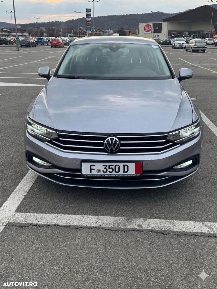 VOLKSWAGEN Passat