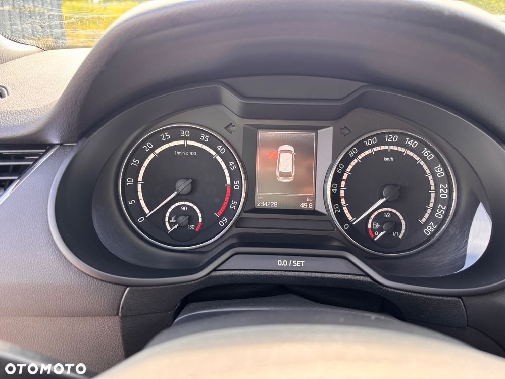 Skoda Octavia 2.0 TDI (Green tec) RS - 28