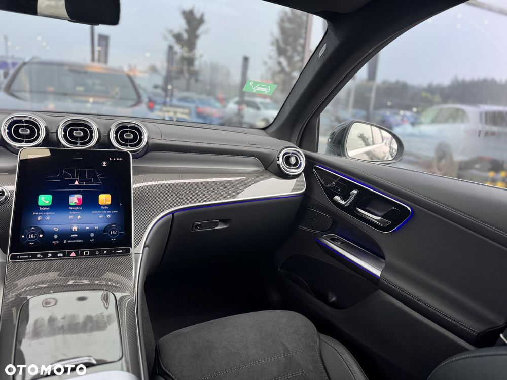 Mercedes-Benz GLC 300 e 4-Matic AMG Line - 16