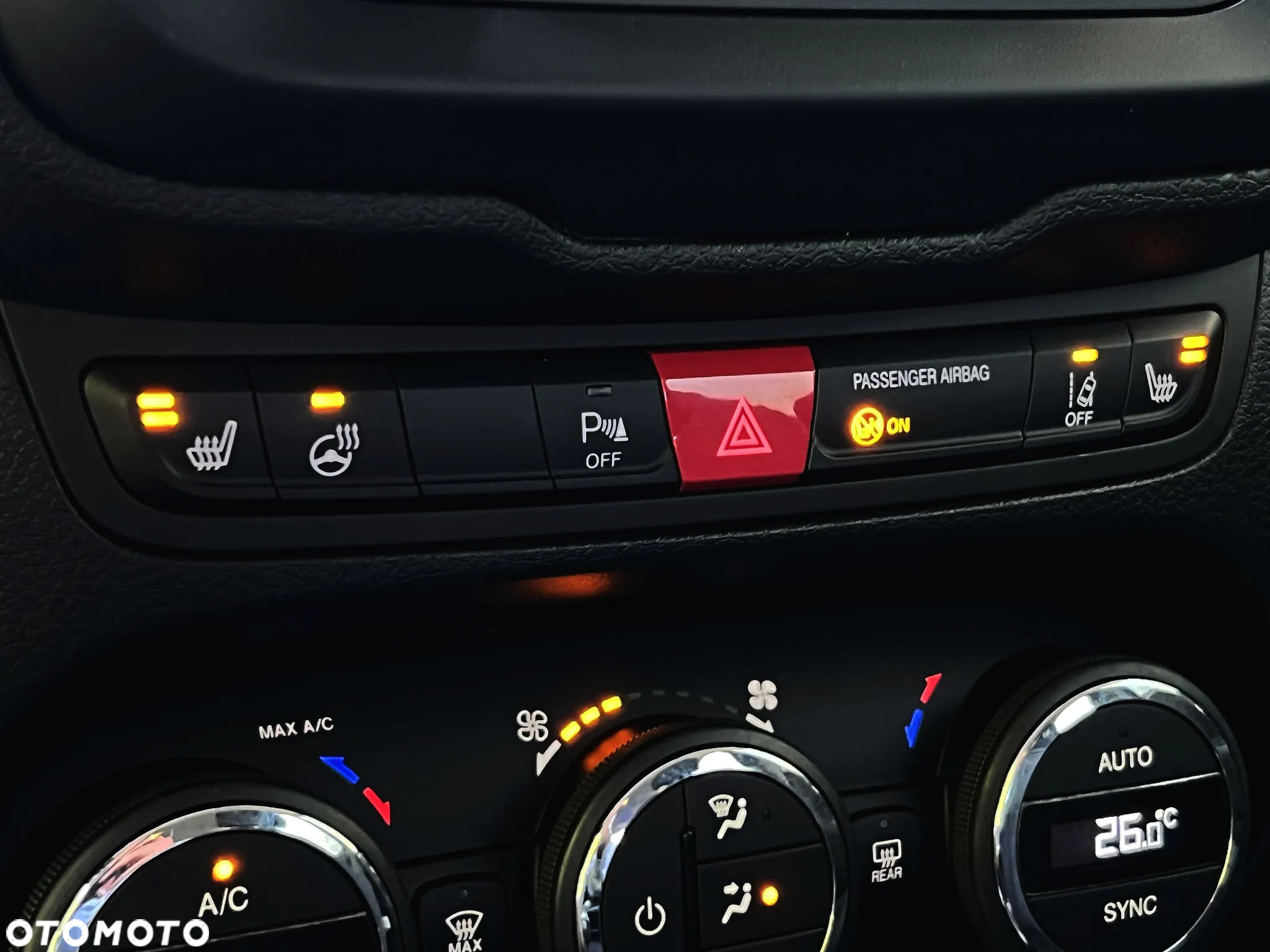 Jeep Renegade - 32
