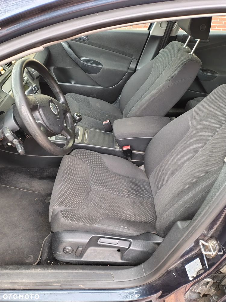 Volkswagen Passat 2.0 TDI Comfortline - 7