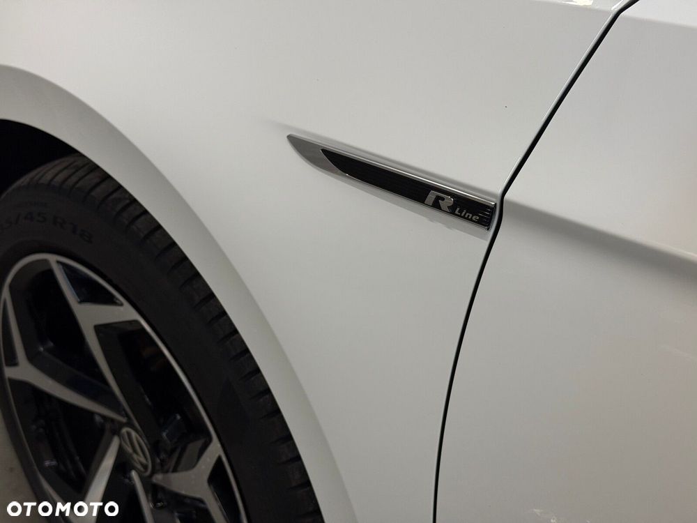 Volkswagen Passat - 12