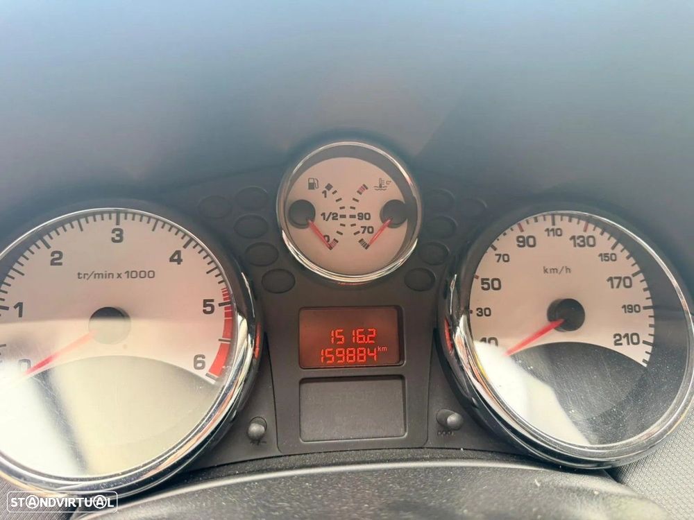 Peugeot 207 1.4 HDi Sport — fotografia 10