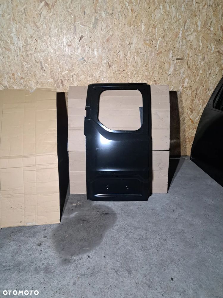 Drzwi lewe tył tylne Ford Transit Custom V362 PBK21-V40011-FA 2445995 drzwi lewy tył tylne Ford Transit Custom V362 PBK21-V40011-FA 2445995 - 1