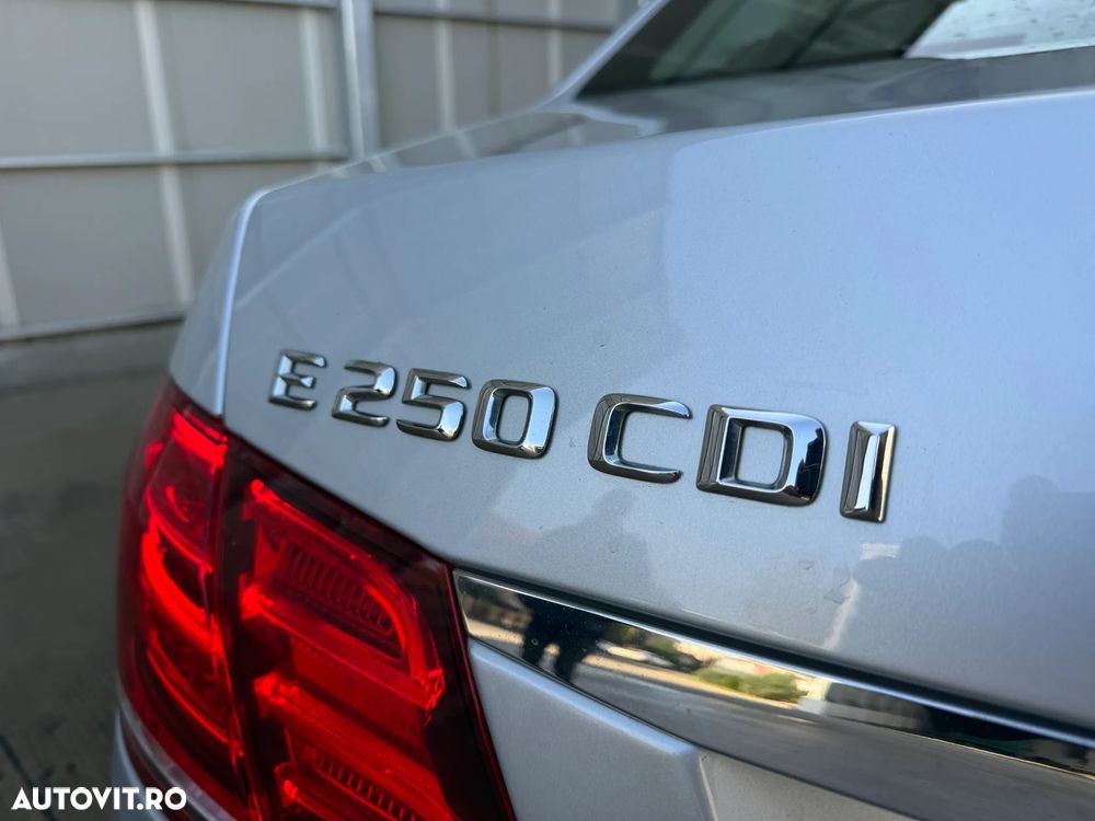 Mercedes-Benz E 250 BlueTEC 4Matic 7G-TRONIC Elegance - 14