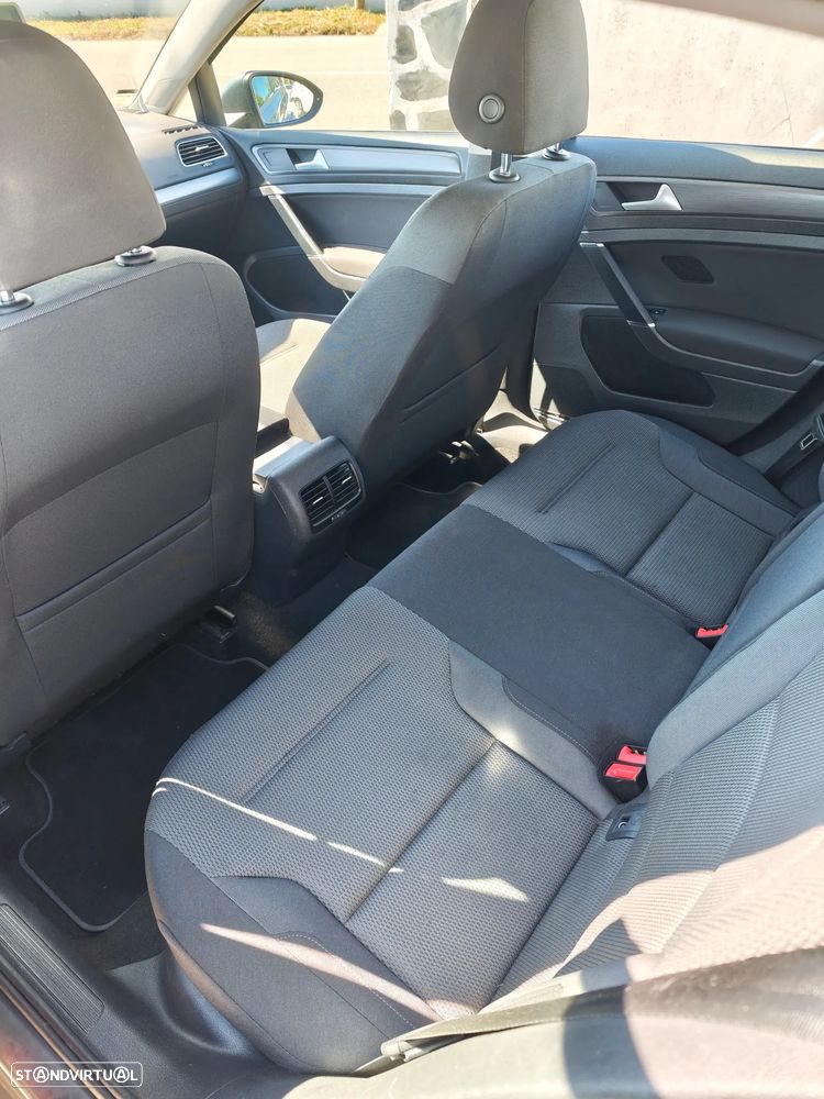 VW Golf - 10