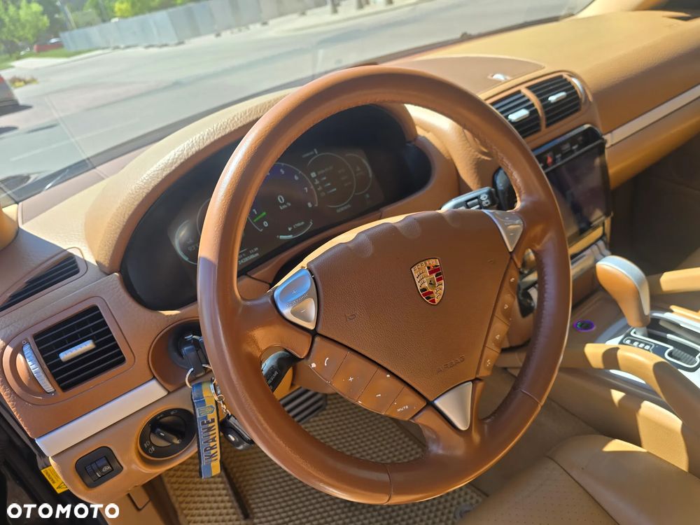 Porsche Cayenne - 18