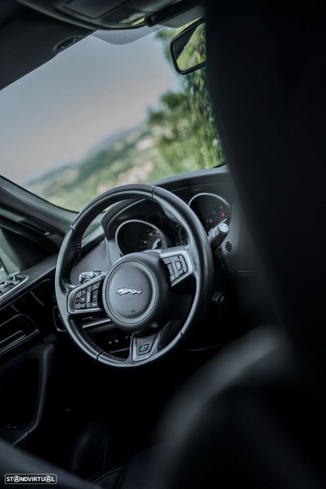 Jaguar F-Pace 2.0 i4 R-Sport AWD Aut. - 24