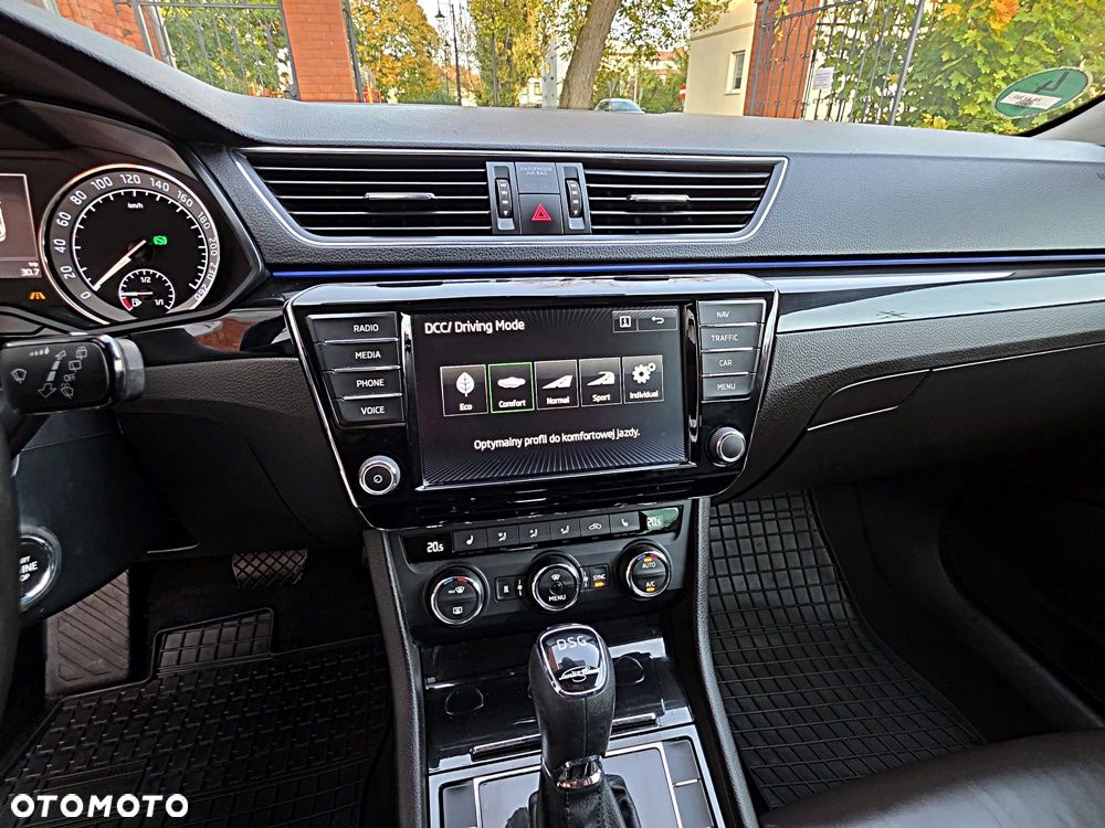 Skoda Superb 2.0 TDI DSG L&K - 17
