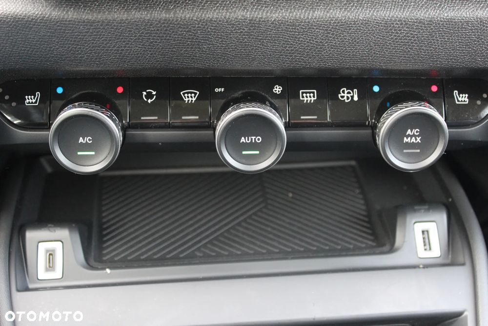 Citroën C4 1.2 PureTech Shine S&S - 26
